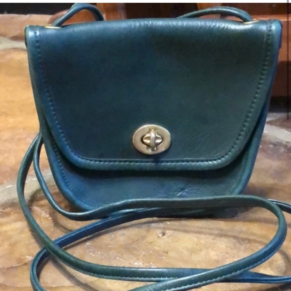 Vintage (1980’s) Coach Everett Green Crossbody